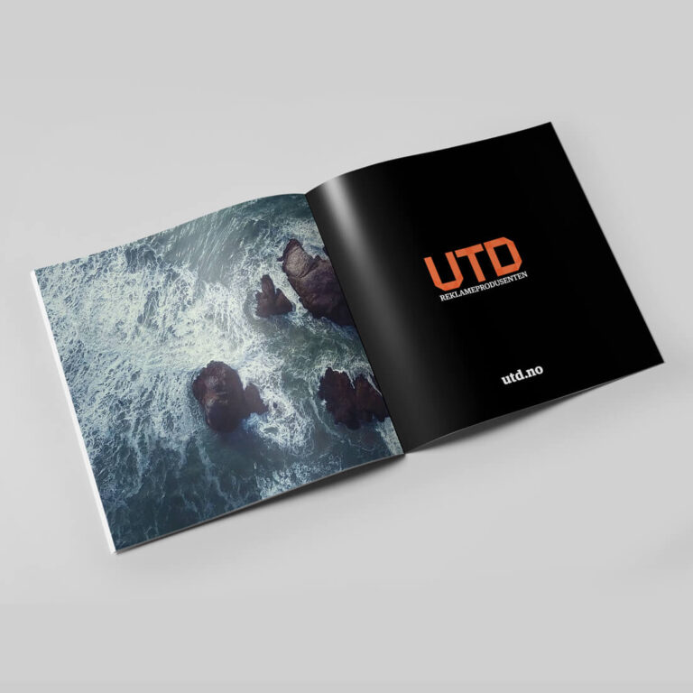 Mockup av brosjyre fra UTD Reklameprodusenten åpen