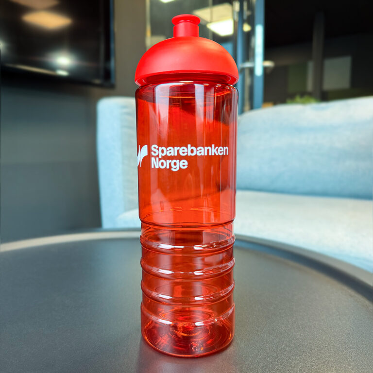Rød drikkeflaske med hvit logo - Sparebanken Norge
