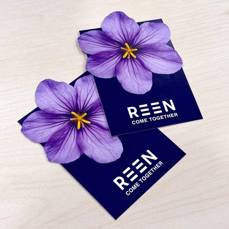Spesialproduksjon flyere med utskåret motiv for Reen